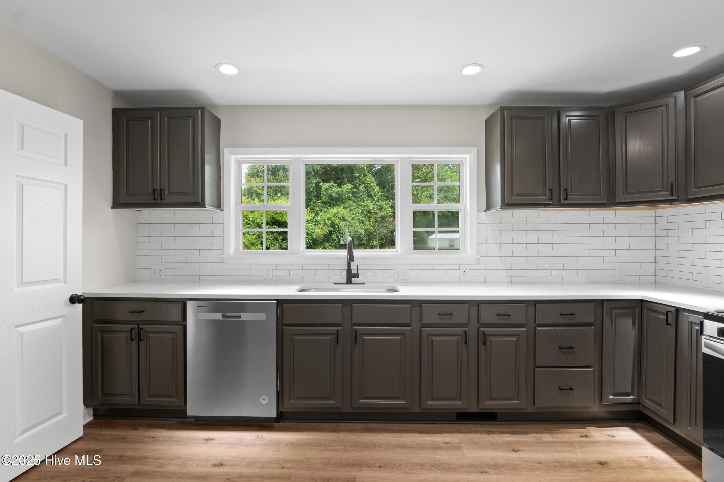 407 Thomas Drive Jacksonville, NC 28546 - Photo 13 of 45 12