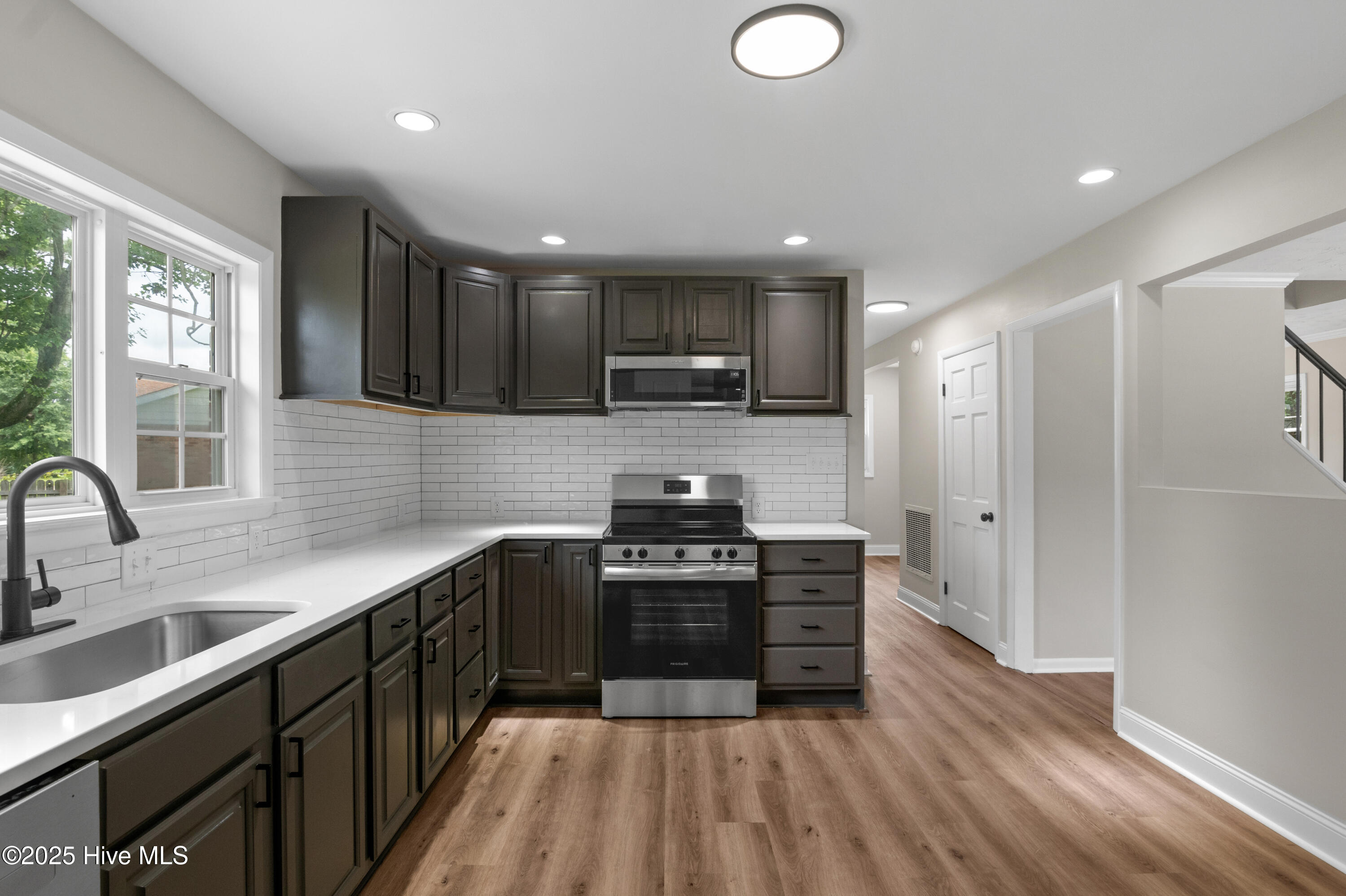 407 Thomas Drive Jacksonville, NC 28546 - Photo 14 of 45 13