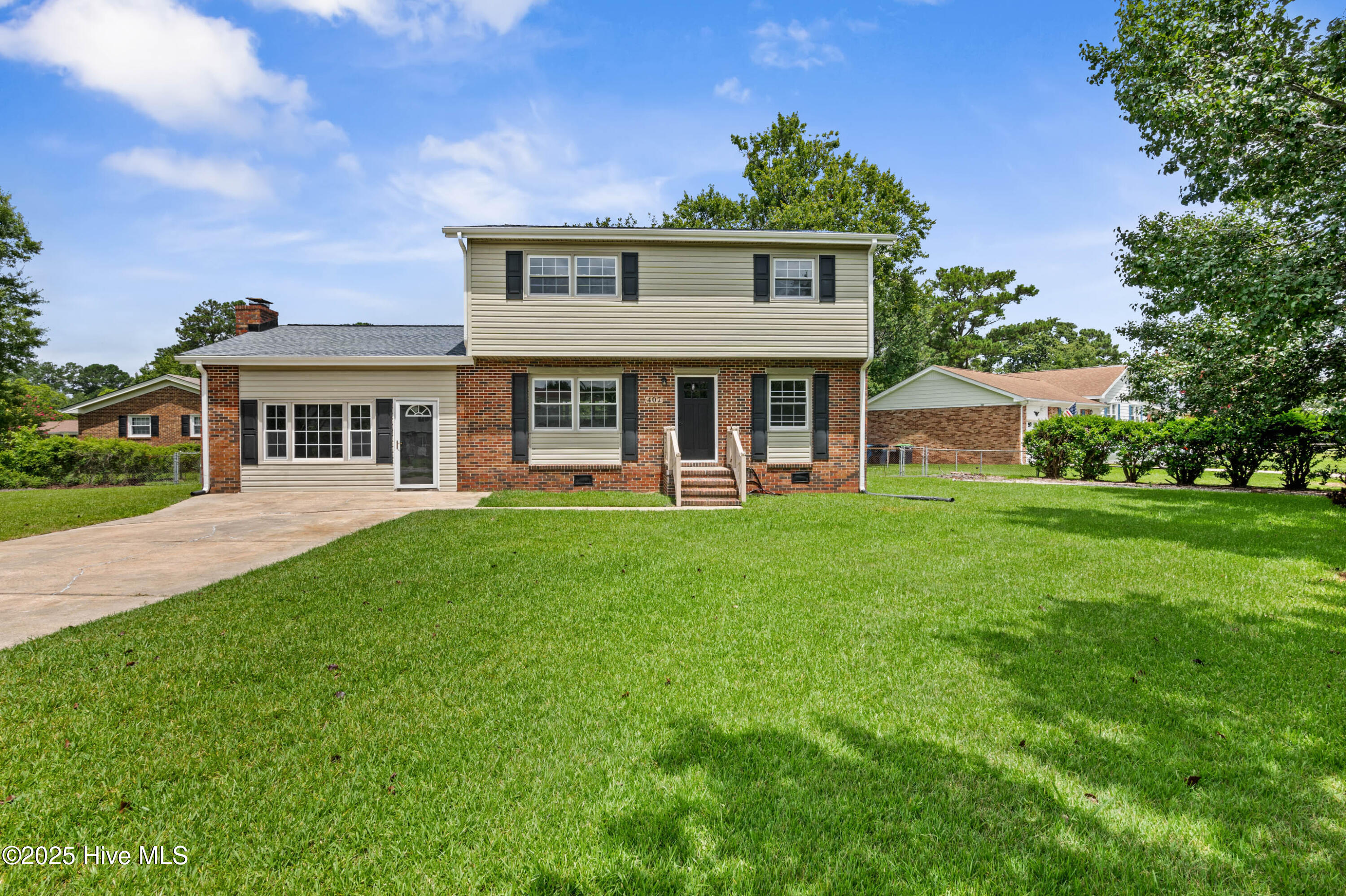 407 Thomas Drive Jacksonville, NC 28546 - Photo 2 of 45 02