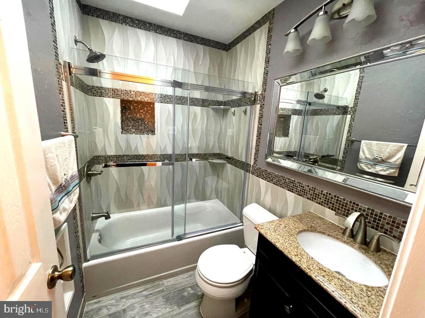 4011 Southend Road Rockville, MD 20853 - Photo 12 of 27 Hallway bathroom