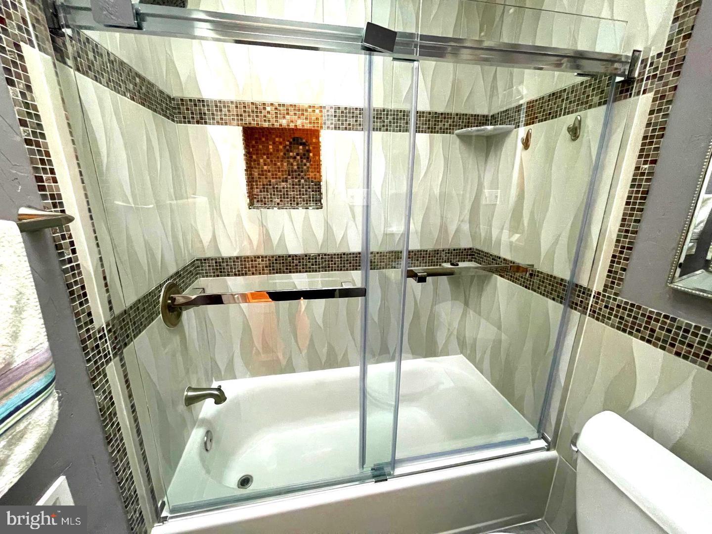 4011 Southend Road Rockville, MD 20853 - Photo 14 of 27 Hllway bathroom