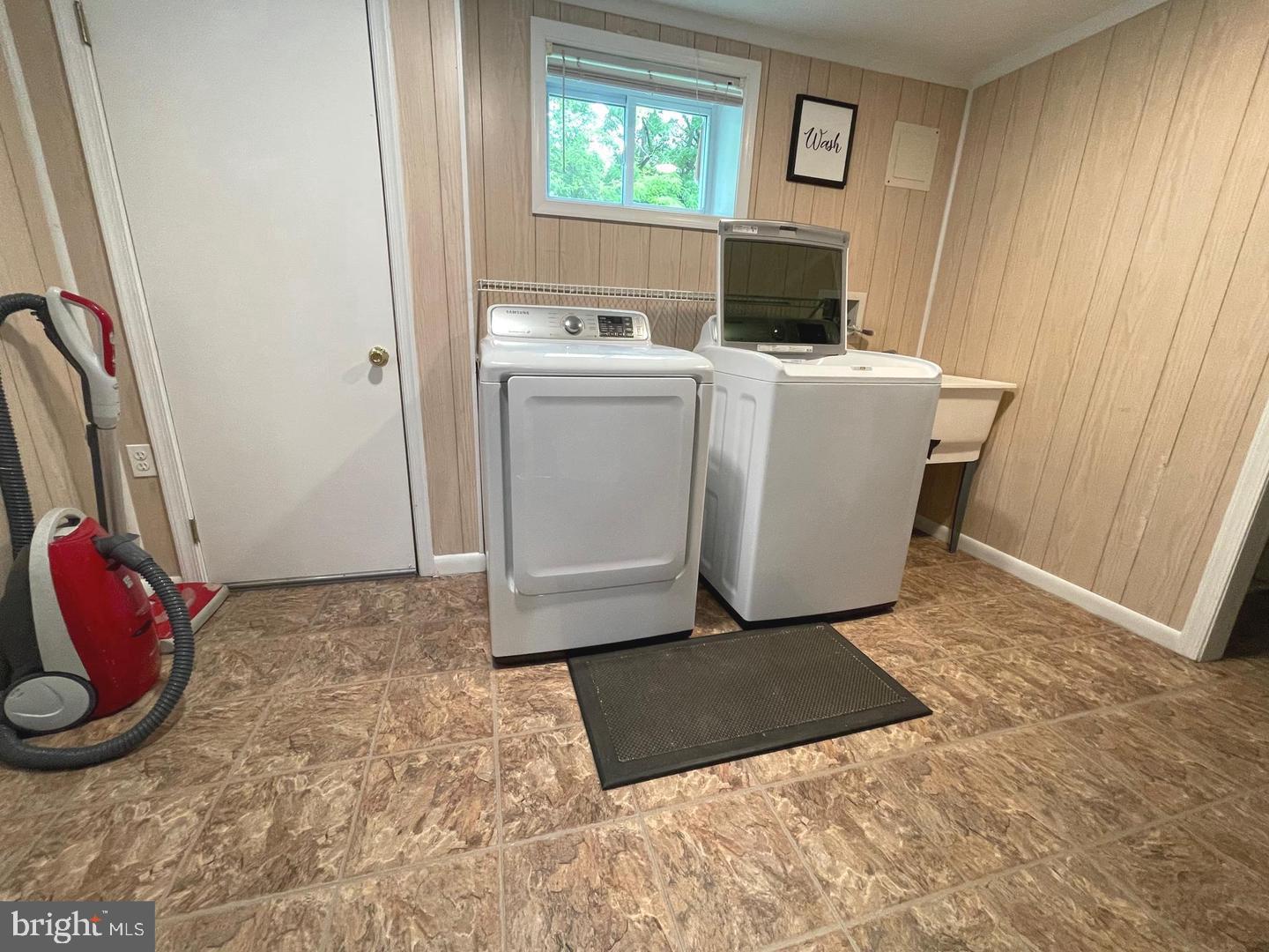 4011 Southend Road Rockville, MD 20853 - Photo 19 of 27 Laundry