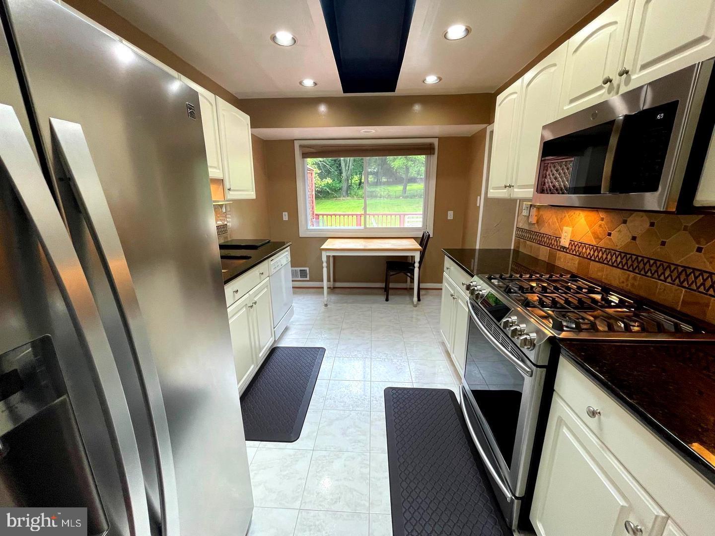 4011 Southend Road Rockville, MD 20853 - Photo 7 of 27 Kitchen with skylight