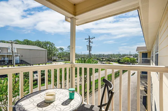 $2,100 | 2421 Beachview Drive, Unit B11, Ocean Springs, MS 39564