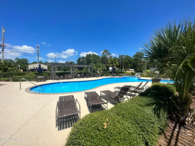 $2,100 | 2421 Beachview Drive, Unit B11, Ocean Springs, MS 39564