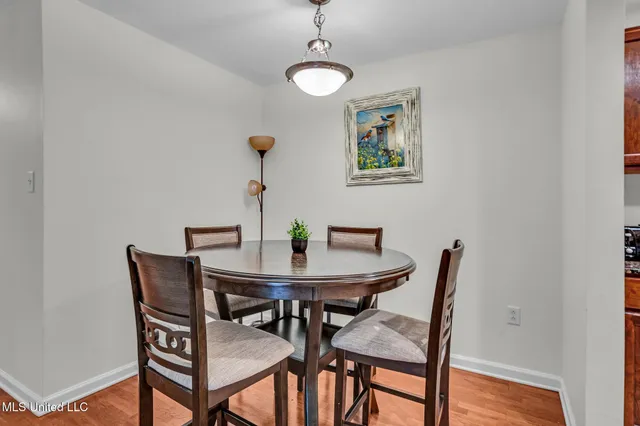 $2,100 | 2421 Beachview Drive, Unit B11, Ocean Springs, MS 39564