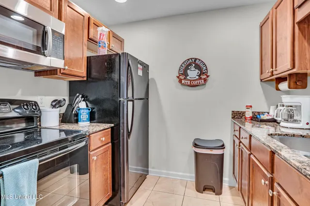 $2,100 | 2421 Beachview Drive, Unit B11, Ocean Springs, MS 39564