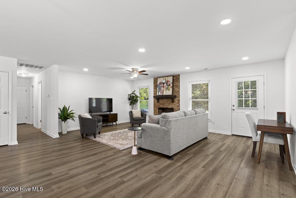 700 Shadowridge Road Jacksonville, NC 28546 - Photo 9 of 33 425A4990