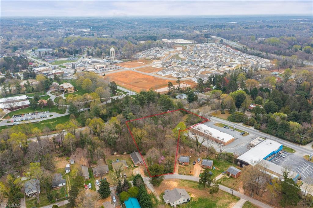 1227 Greensboro Road High Point, NC 27260 - Photo 4 of 10