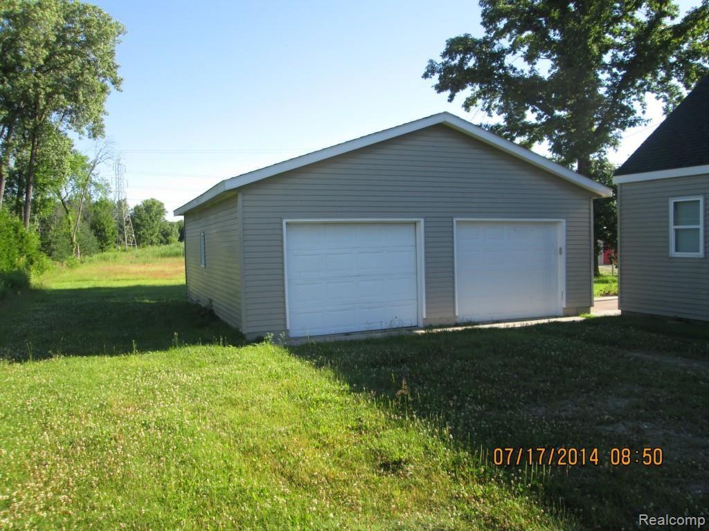4310 Dove Road Port Huron, MI 48060 - Photo 5 of 24 Picture 004.jpg