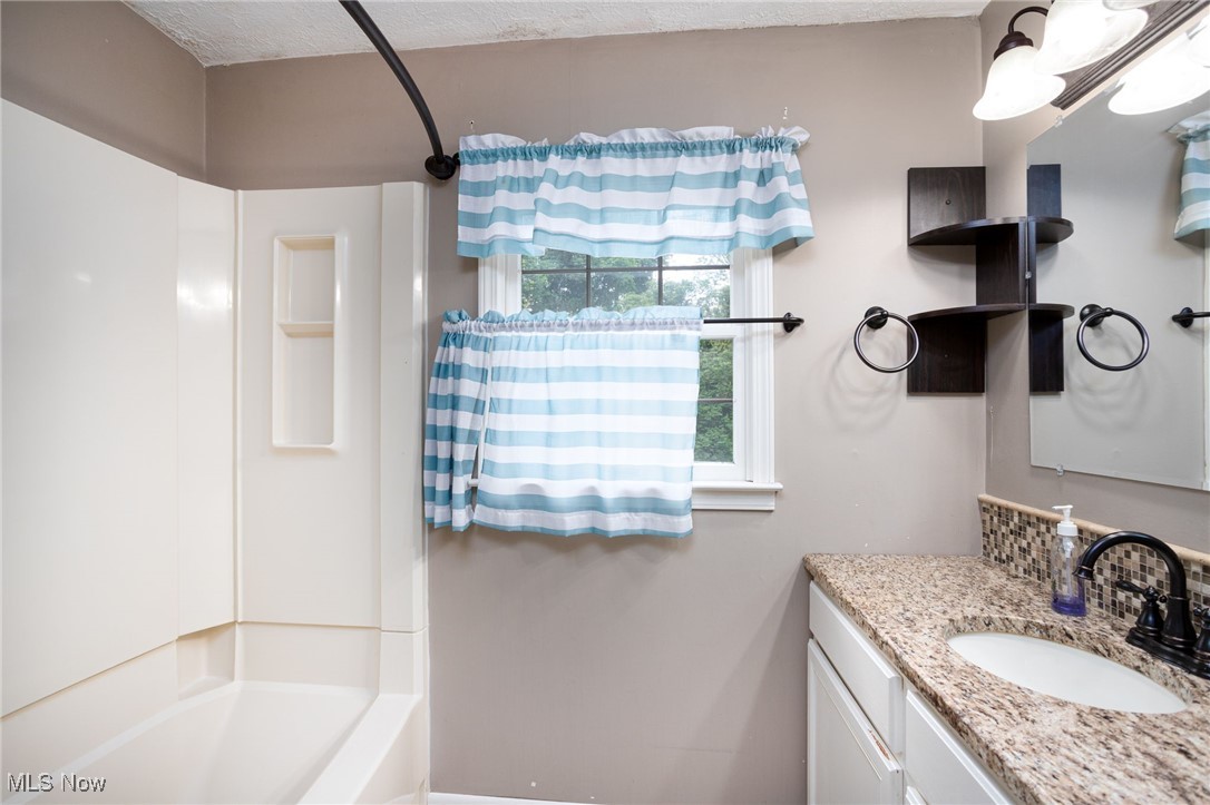 2376 Burnham Road Akron, OH 44333 - Photo 22 of 35 Gallery Image 22