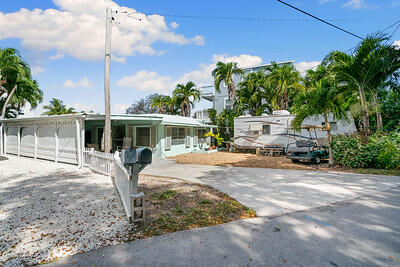 19 Mockingbird Road Key Largo, FL 33037 - Photo 5 of 51 DSC02941-S