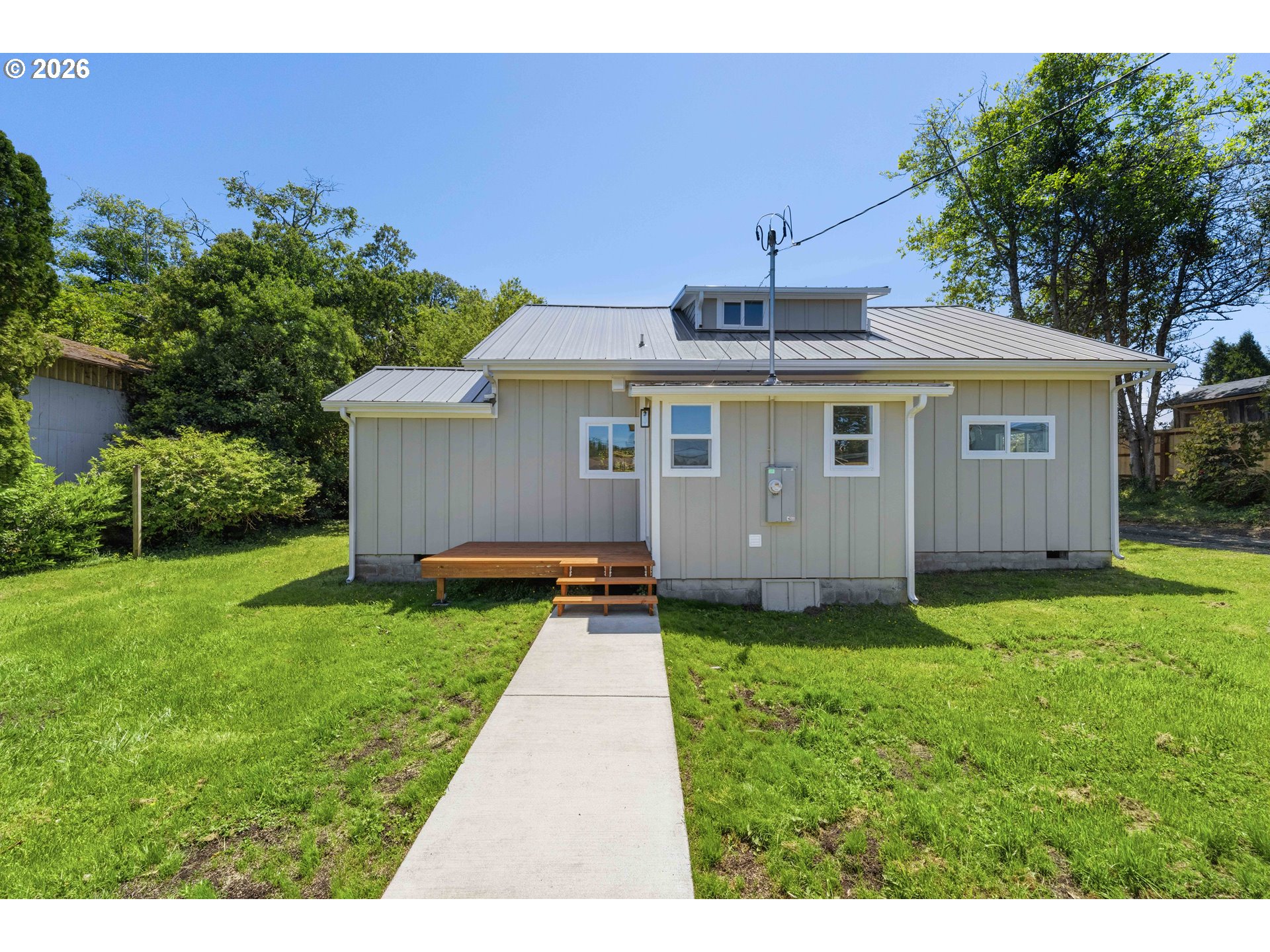 950 Exchange Street North Bend, OR 97459 - Photo 9 of 43