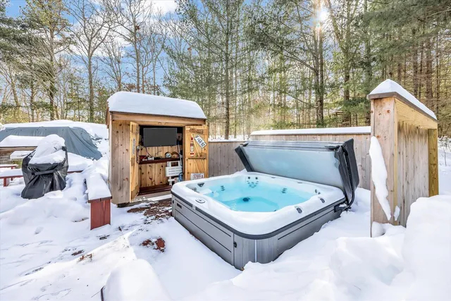 $1,250,000 | 32 Pimlico Pond Road, Forestdale, MA 02644