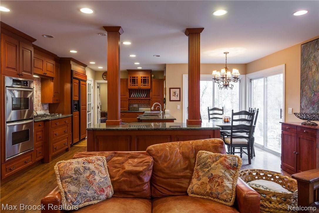 30630 High Valley Road Farmington, MI 48331 - Photo 25 of 52 IMG_0760.jpg