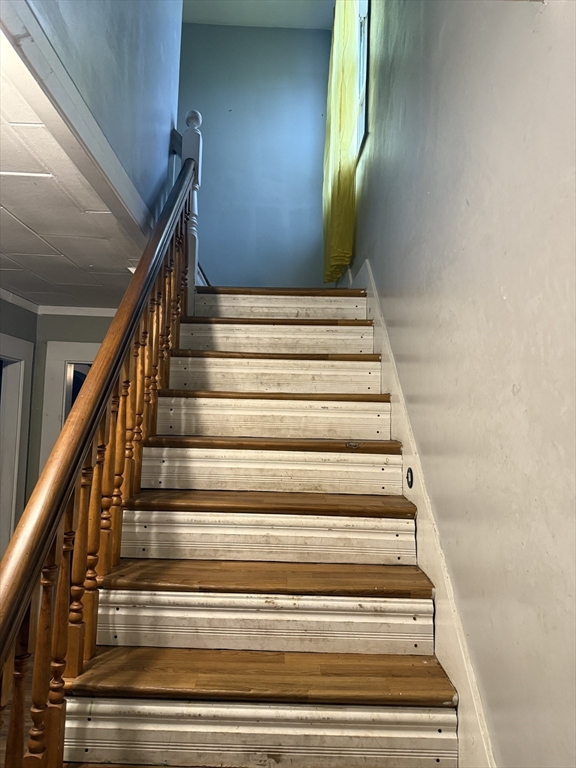 102 Weare Street Lawrence, MA 01843 - Photo 16 of 27 a view of entryway
