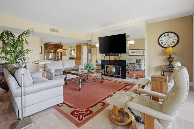 $595,000 | 910 Island Drive, Unit 206, Rancho Mirage, CA 92270