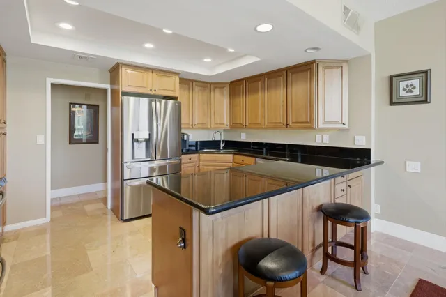 $595,000 | 910 Island Drive, Unit 206, Rancho Mirage, CA 92270