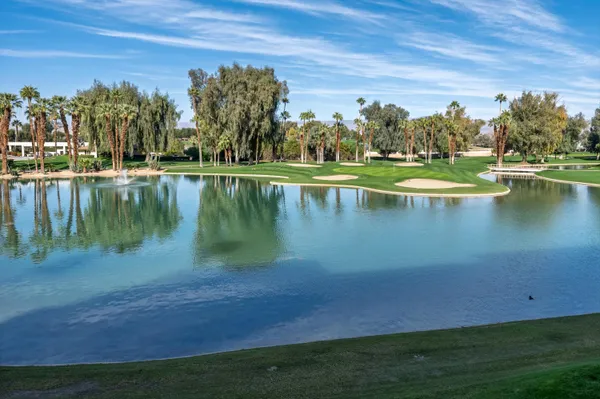 $595,000 | 910 Island Drive, Unit 206, Rancho Mirage, CA 92270