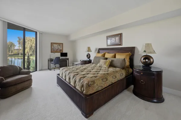 $595,000 | 910 Island Drive, Unit 206, Rancho Mirage, CA 92270