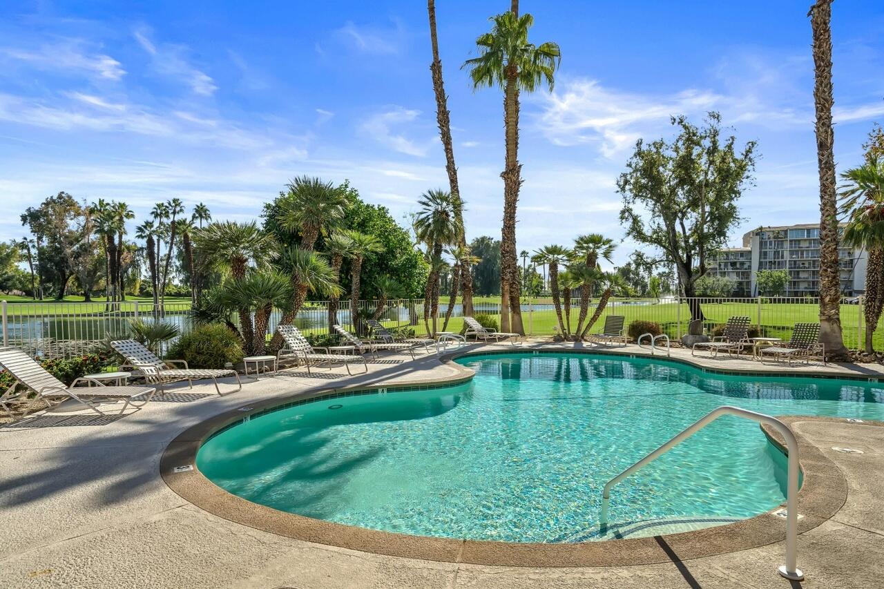910 Island Drive, Unit 206 Rancho Mirage, CA 92270 - Photo 35 of 41 Pool 910 bd