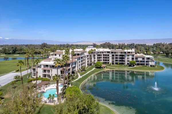 $595,000 | 910 Island Drive, Unit 206, Rancho Mirage, CA 92270