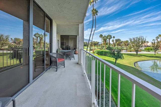 $595,000 | 910 Island Drive, Unit 206, Rancho Mirage, CA 92270