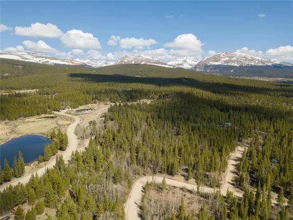 a view of a lake from a yard