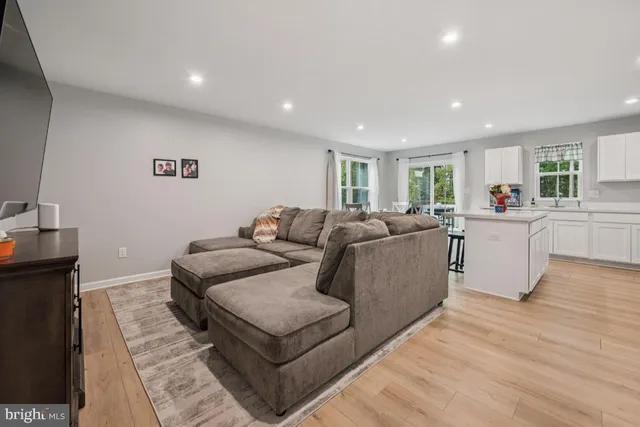 $400,000 | 81 Southwind Drive, Blackwood, NJ 08012