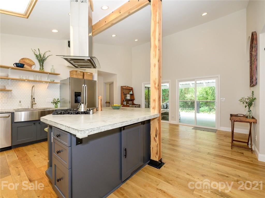 11316 5 Cedars Road Charlotte, NC 28226 - Photo 4 of 34 Gallery Image 4