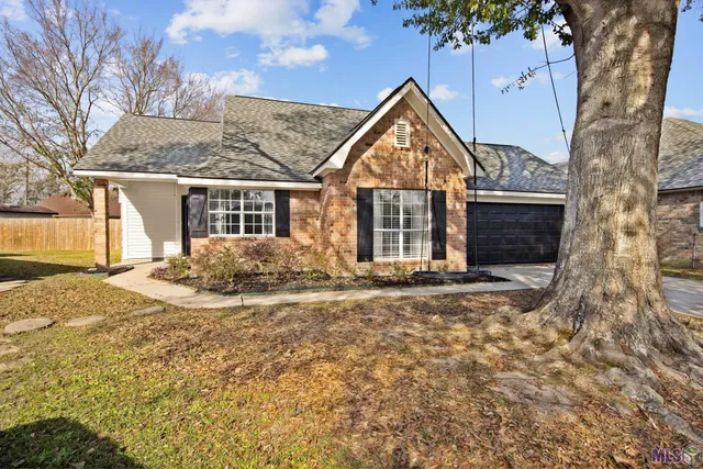 $242,000 | 102 Eldorado Court, Lafayette, LA 70503