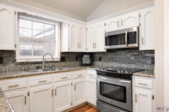 $242,000 | 102 Eldorado Court, Lafayette, LA 70503