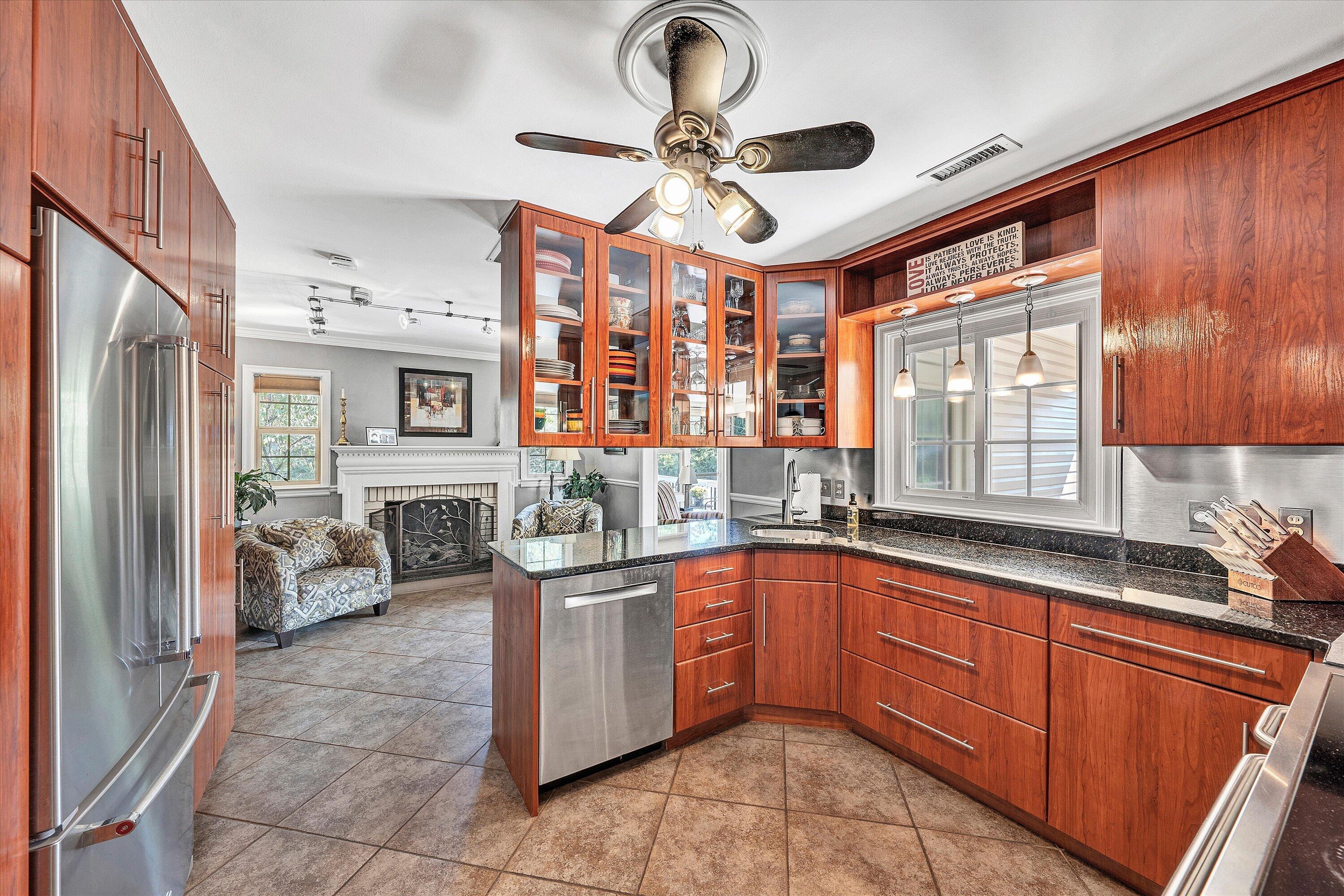 1127 Welch Road Southwest Roanoke, VA 24015 - Photo 9 of 53 09-DSC02456
