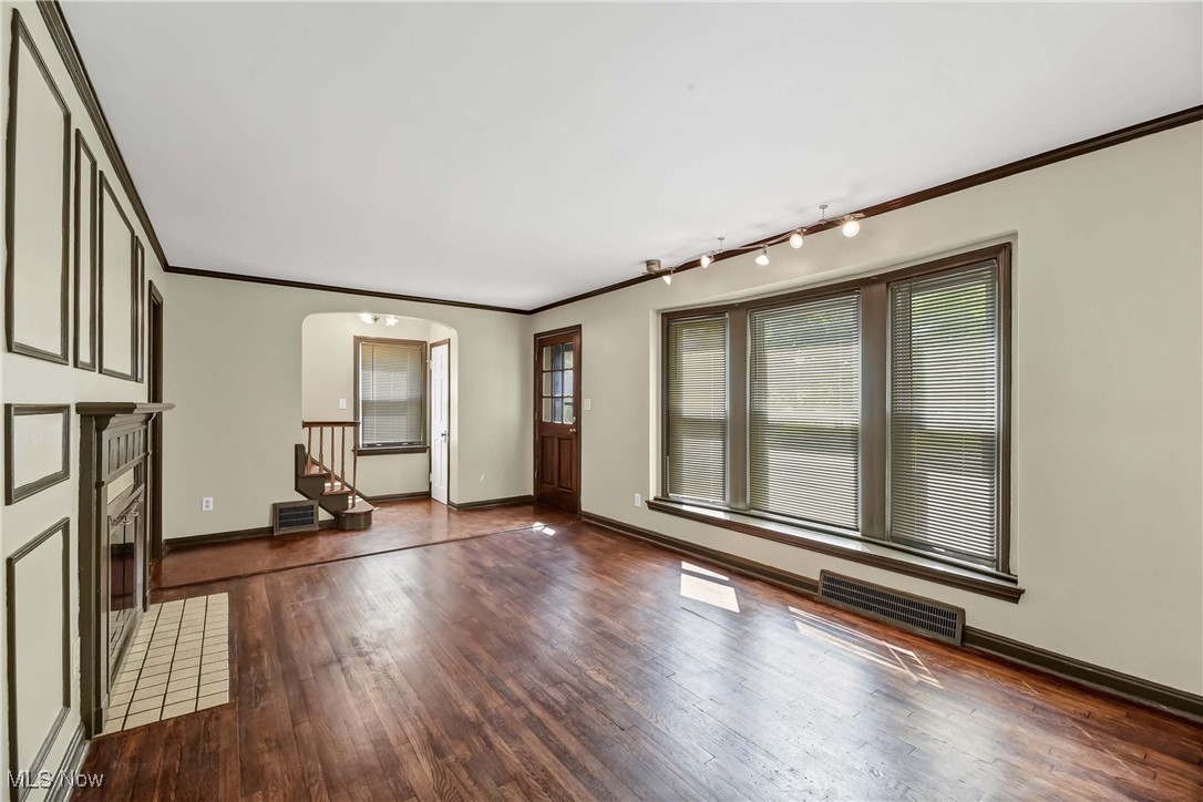 2299 Allison Road Cleveland, OH 44118 - Photo 5 of 18