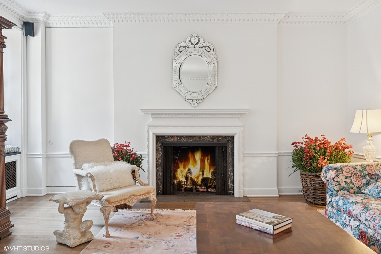 232 East Walton Place, Unit 4E Chicago, IL 60611 - Photo 8 of 32 a living room with furniture and a fireplace