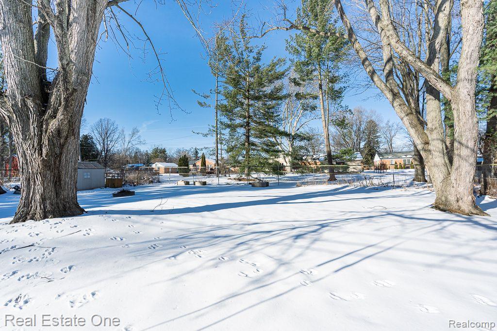 410 Maplehill Road Rochester Hills, MI 48306 - Photo 47 of 56