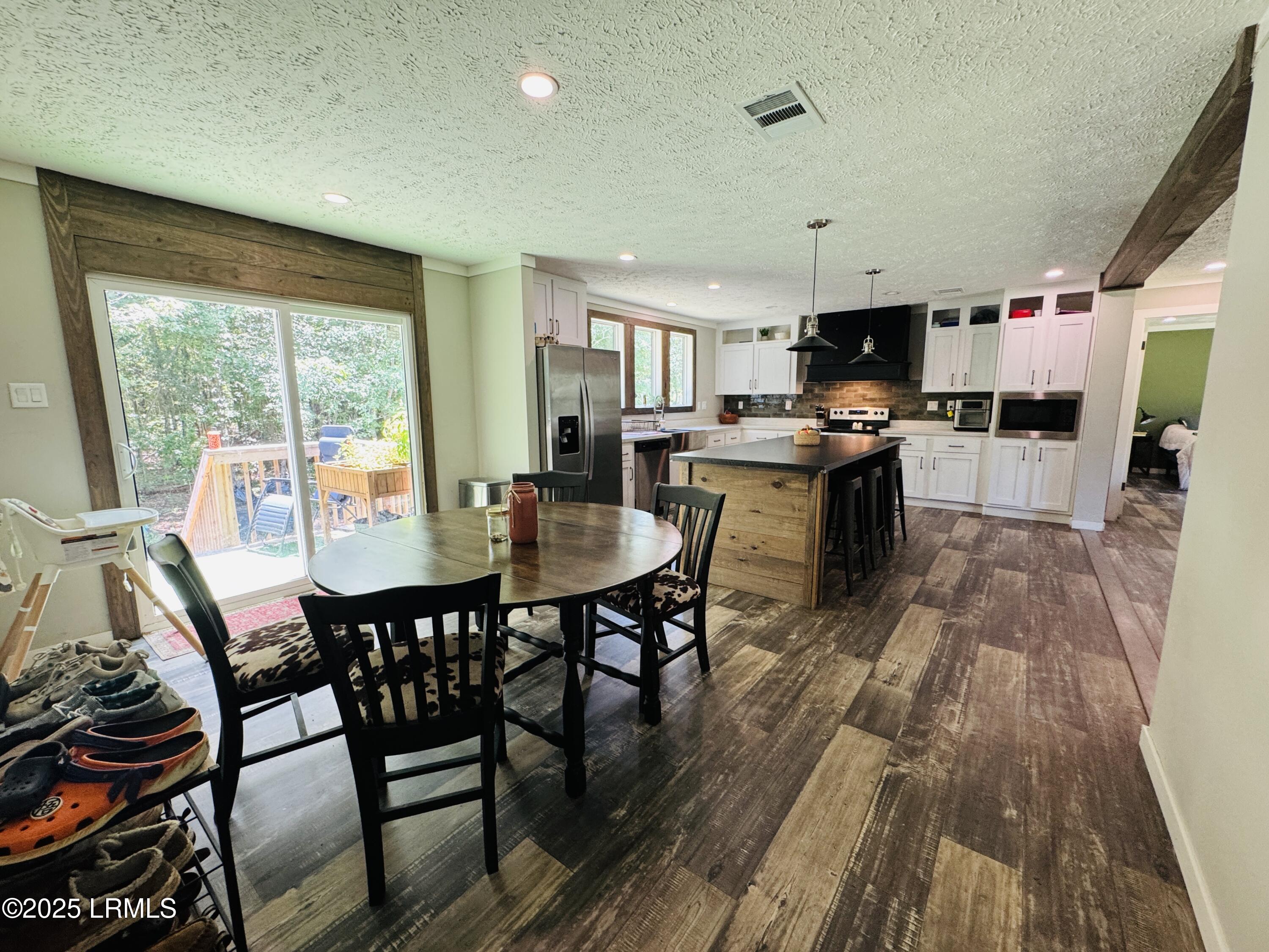 661 County Rd S-25-703 Estill, SC 29918 - Photo 5 of 37 IMG_4308