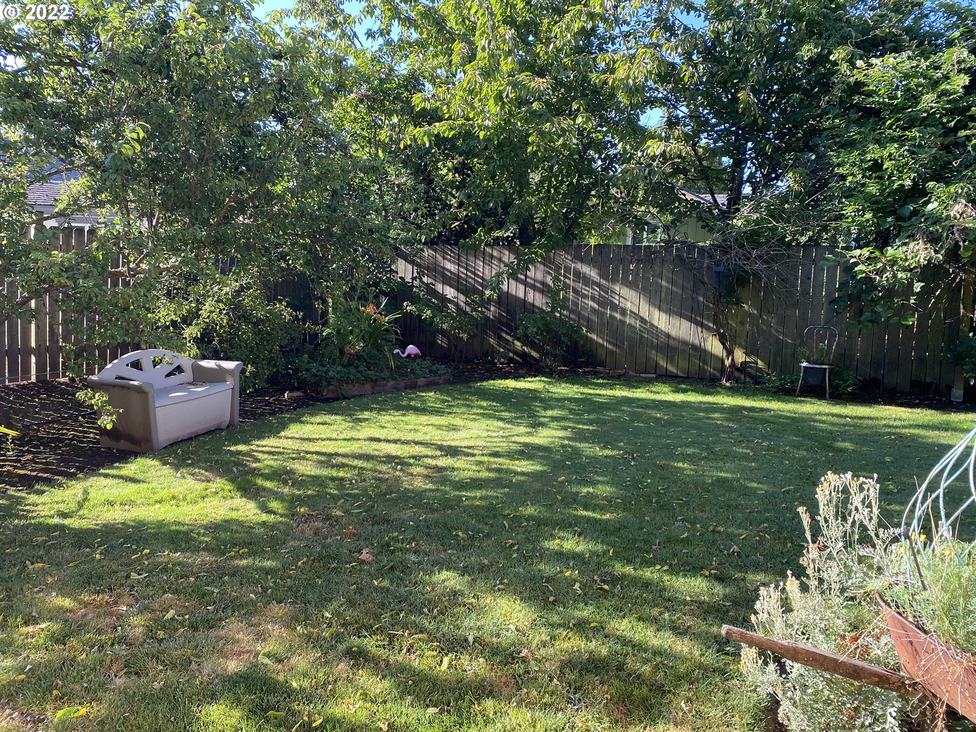 987 Arcadia Drive Eugene, OR 97401 - Photo 23 of 29 a garden view