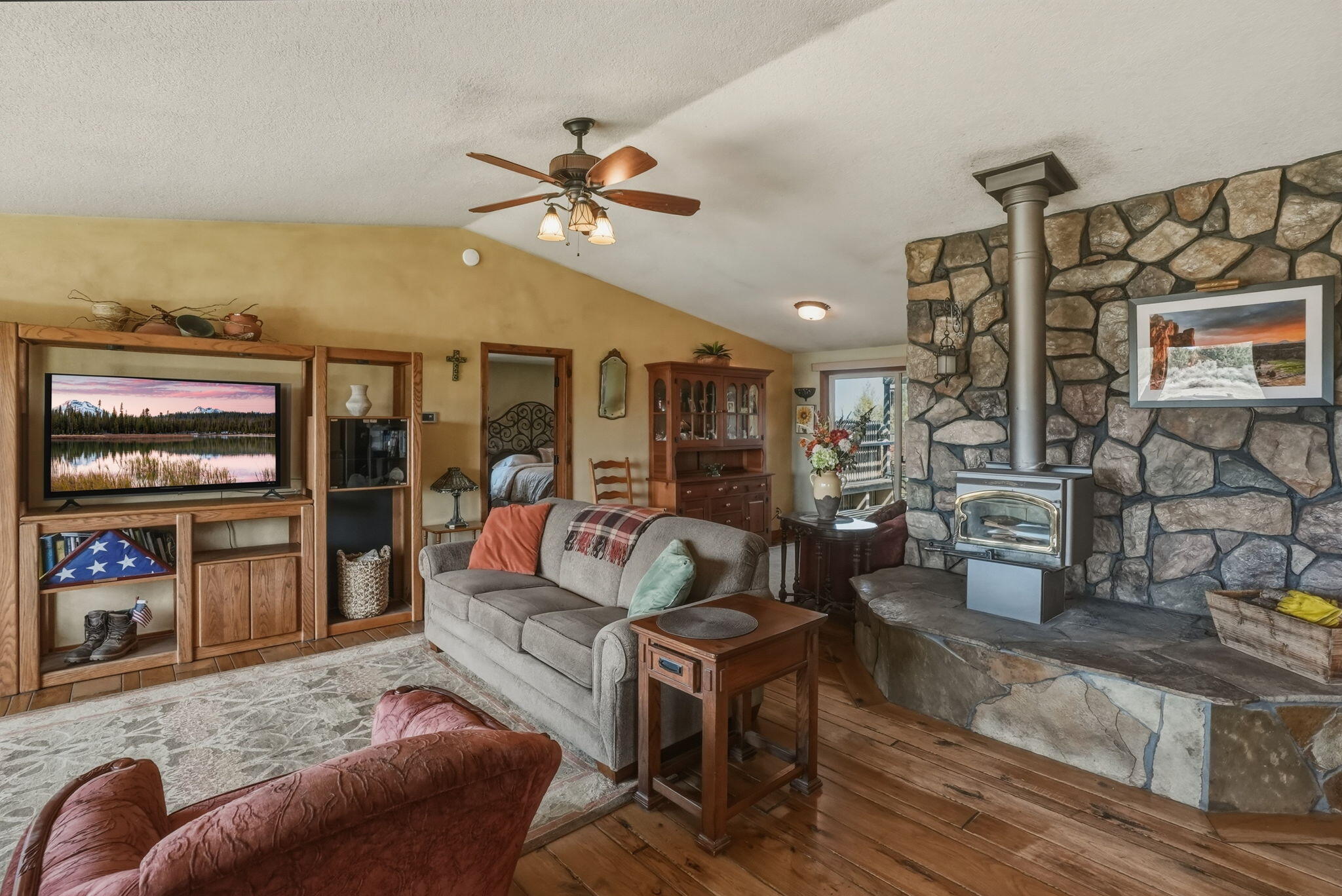 7950 Southwest Copley Road Powell Butte, OR 97753 - Photo 22 of 56 28-web-or-mls-Riley_Visuals_028