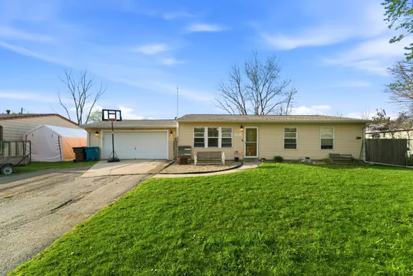 $239,900 | 427 Nantucket Road, Valparaiso, IN 46385
