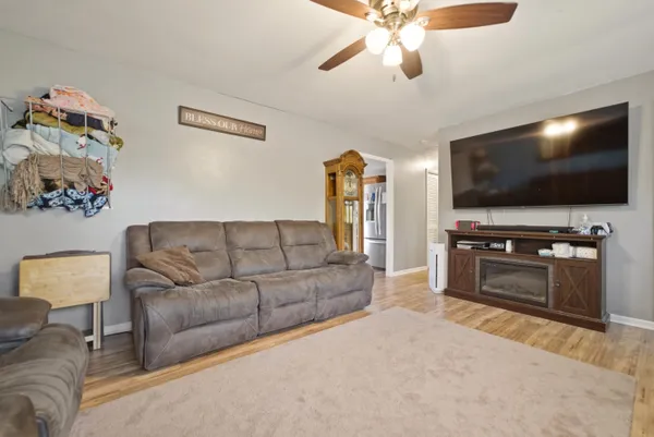 $239,900 | 427 Nantucket Road, Valparaiso, IN 46385