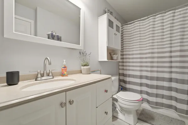 $239,900 | 427 Nantucket Road, Valparaiso, IN 46385