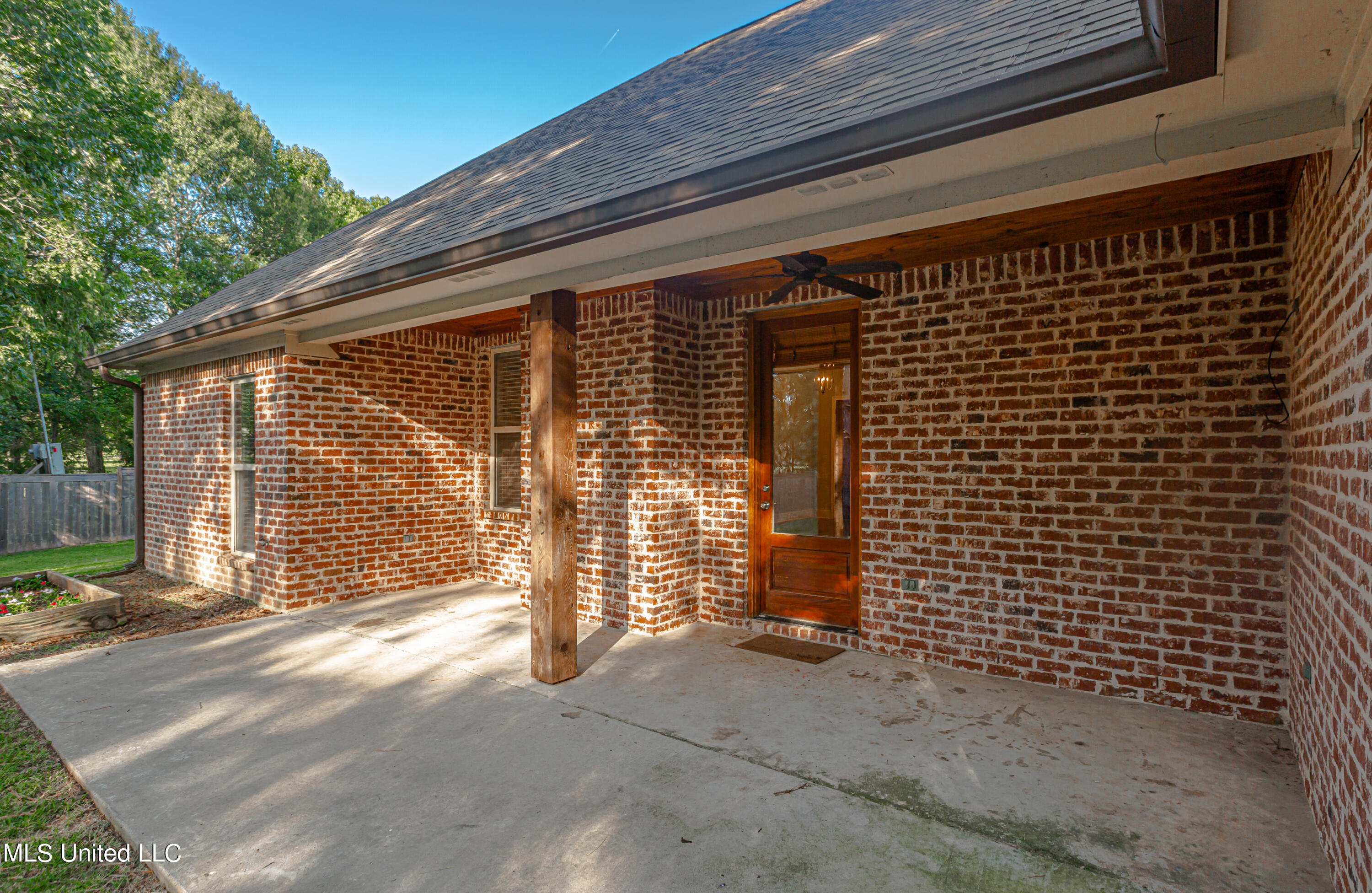 49 Waterstone Way Clinton, MS 39056 - Photo 10 of 43 V63A6386