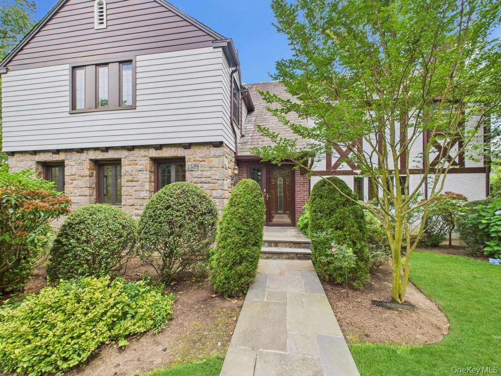 75 Lord Kitchener Road New Rochelle, NY 10804 - Photo 10 of 47 a view of a pathway with a house