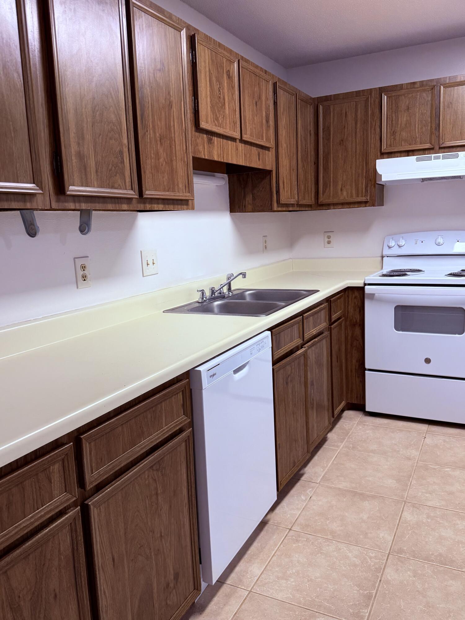 17 Magnolia Avenue Southeast, Unit A Fort Walton Beach, FL 32548 - Photo 11 of 14 IMG_5295