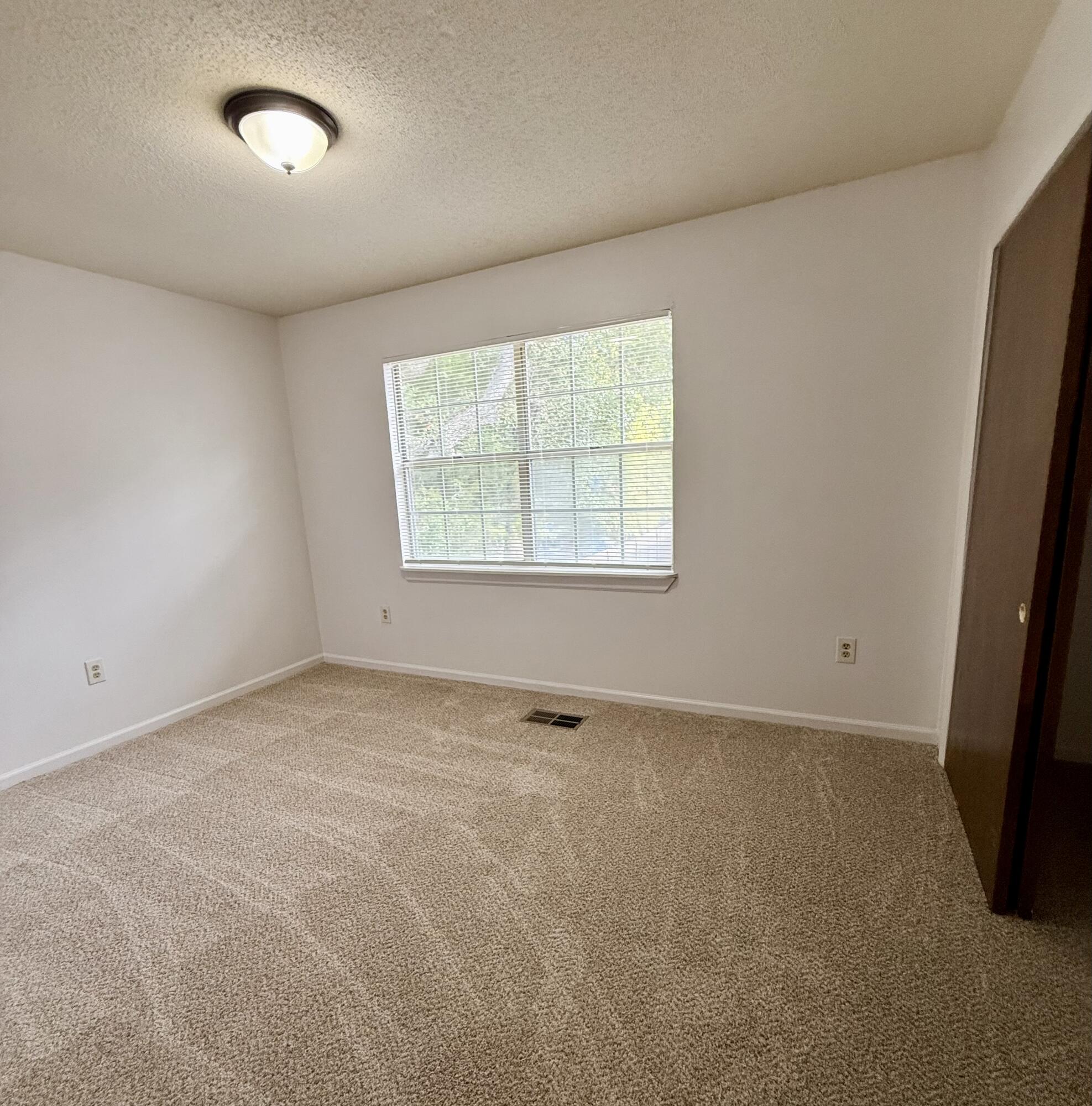 17 Magnolia Avenue Southeast, Unit A Fort Walton Beach, FL 32548 - Photo 7 of 14 IMG_5302