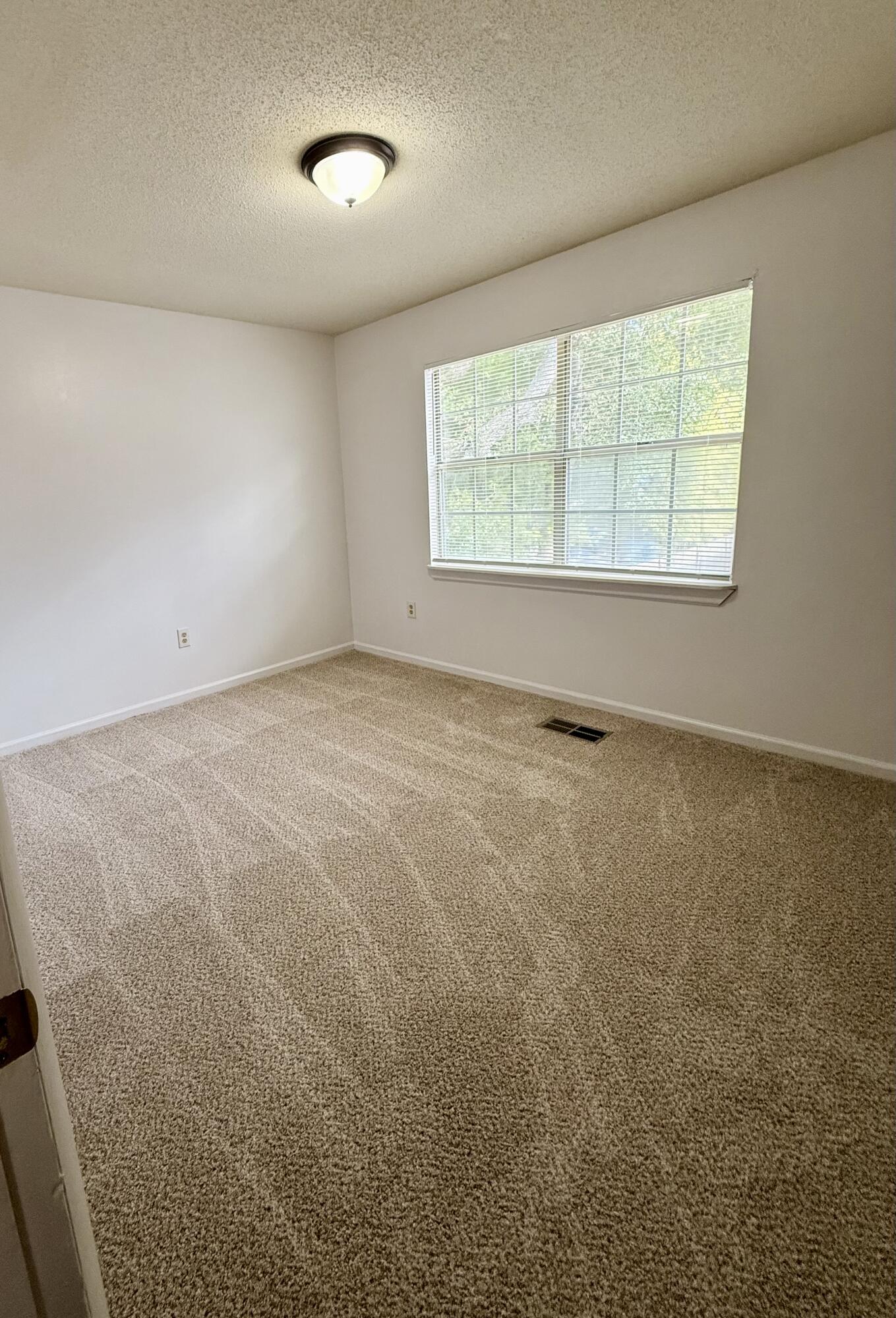 17 Magnolia Avenue Southeast, Unit A Fort Walton Beach, FL 32548 - Photo 8 of 14 IMG_5301