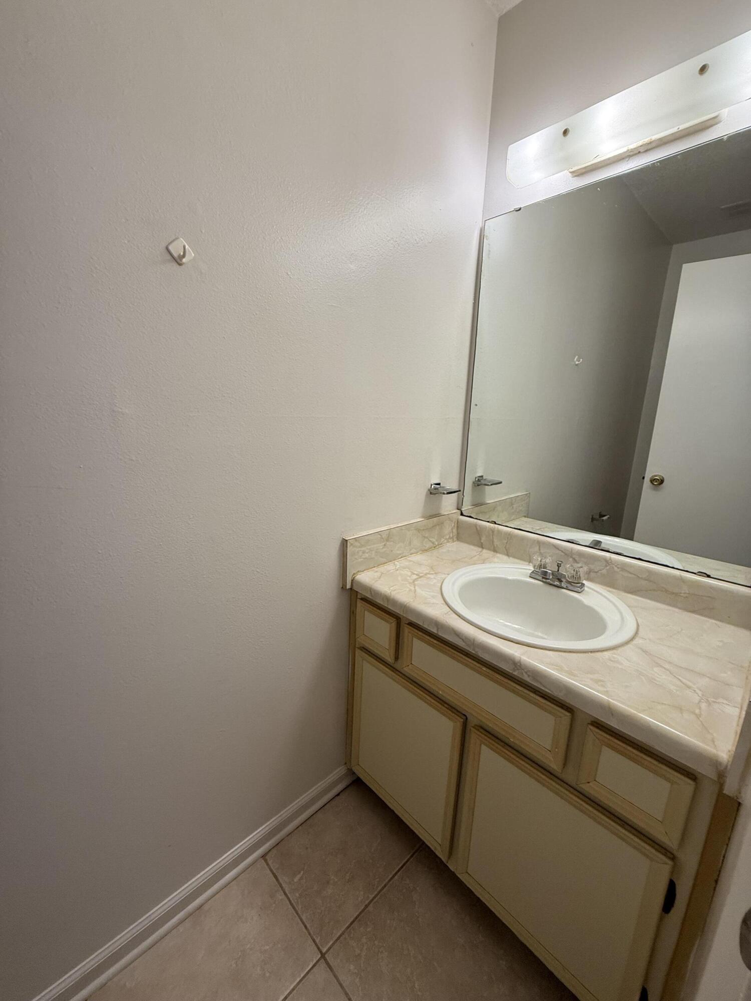 17 Magnolia Avenue Southeast, Unit A Fort Walton Beach, FL 32548 - Photo 10 of 14 IMG_5297