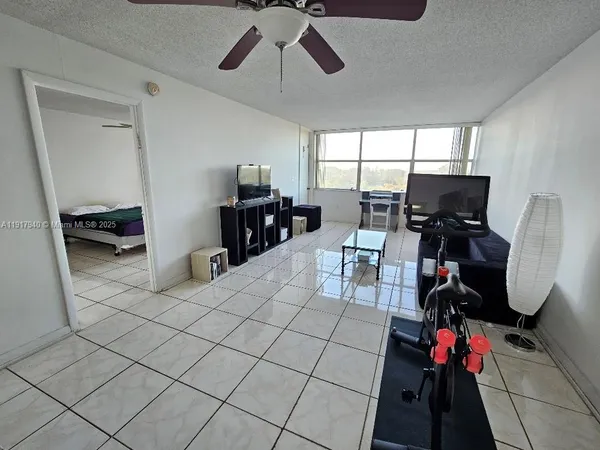 $165,000 | 1200 Northeast Miami Gardens Drive, Unit 605W, Miami, FL 33179