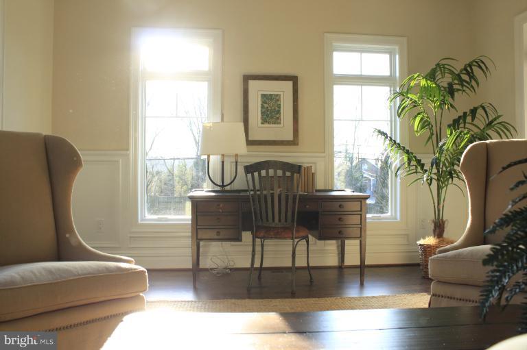 6203 East Halbert Road Bethesda, MD 20817 - Photo 22 of 22 Interior (General)